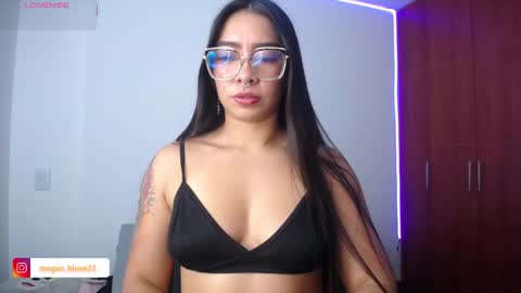 Megan Bluee online show from November 24, 5:48 pm