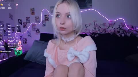 Megan  online show from November 29, 8:13 pm