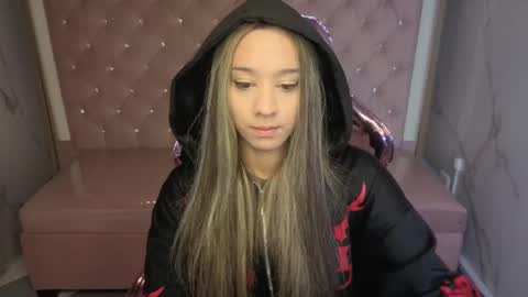 megan_collins_b online show from October 20, 12:41 pm