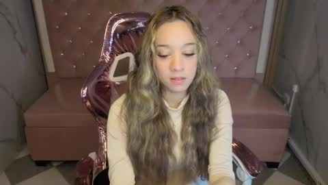 megan_collins_b online show from November 17, 1:01 pm