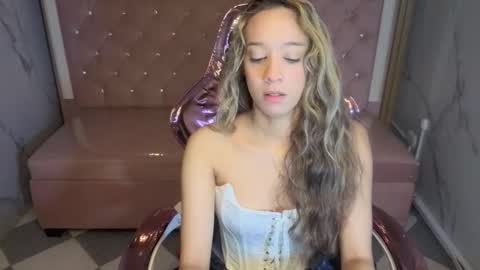 megan_collins_b online show from November 16, 1:00 pm