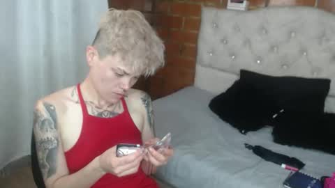Megan and sophi online show from May 13, 2:39 am