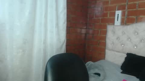 Megan and sophi online show from May 14, 2:50 am