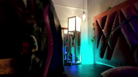    online show from December 11, 2:41 am