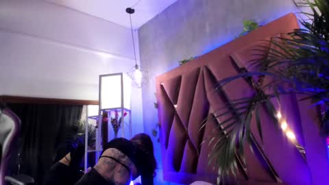    online show from January 4, 2:03 am