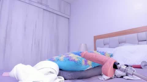 megan online show from October 31, 4:47 am