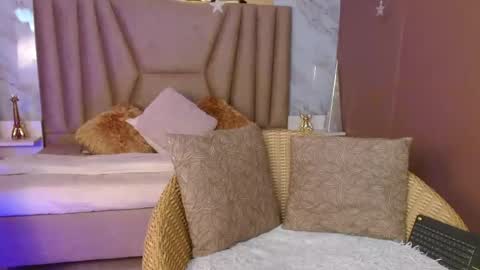 megan_saint online show from May 6, 2:21 pm