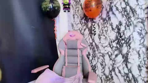 Snapshot of megan_scarlett11 chatting on October 31, 4:11 pm I S A B E L A  online show from October 31, 4:11 pm