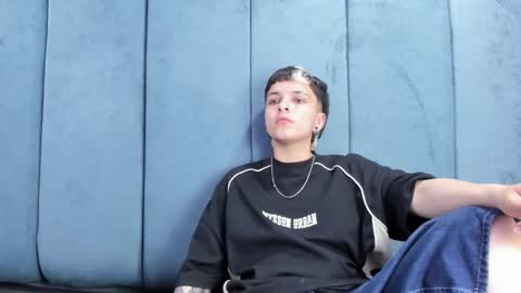 megan_thompsonn_ online show from May 23, 2:43 am