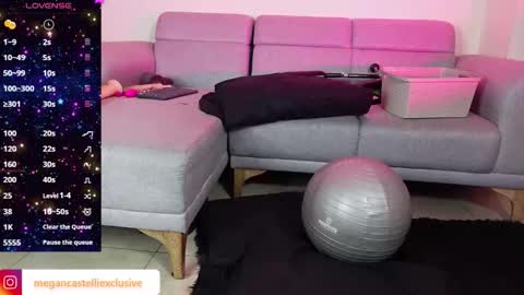 Snapshot of megancastelli69 chatting on October 29, 4:28 am megancastelli69 online show from October 29, 4:28 am