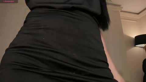 Megan Cross online show from November 14, 4:56 am