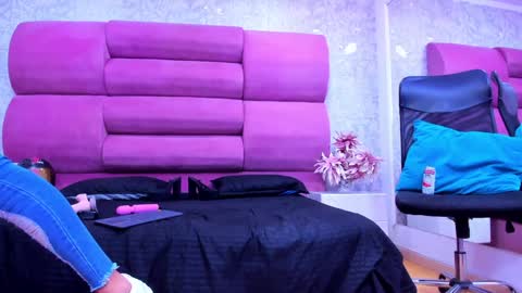 MeganFOXXI  online show from January 7, 8:31 pm