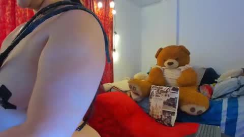 meganhotcurvy online show from March 9, 6:00 pm