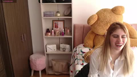 MEGAN online show from May 23, 6:06 pm