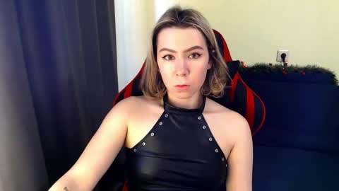 meganluss online show from November 16, 7:10 am