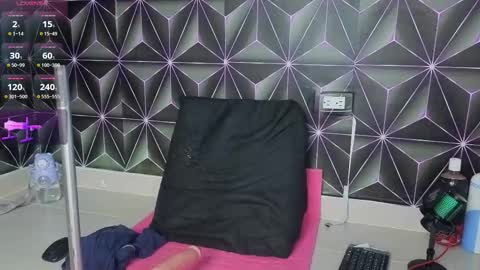 Megan online show from December 18, 12:10 pm