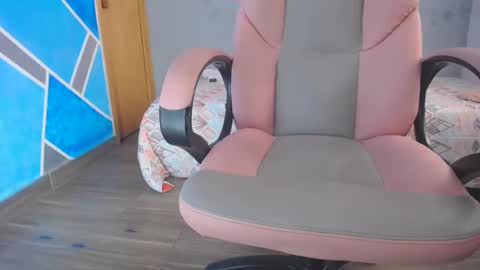 Snapshot of megannmilf chatting on December 18, 7:41 pm megannmilf online show from December 18, 7:41 pm