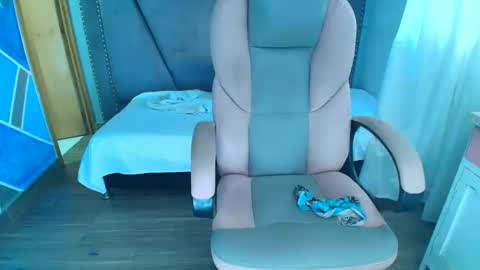 Snapshot of megannmilf chatting on September 9, 1:33 pm megannmilf online show from September 9, 1:33 pm