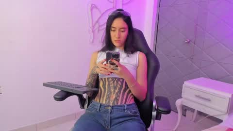 Megan Presley online show from May 18, 6:08 am