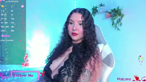   online show from February 3, 11:51 pm