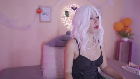 Meggie 1J online show from November 1, 1:43 am