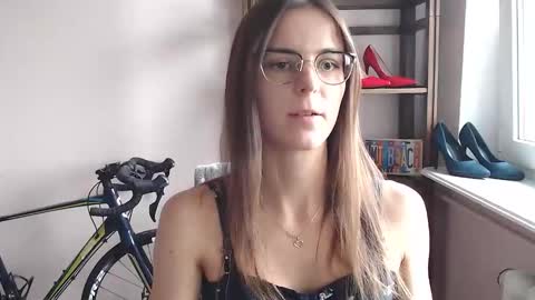 Megi online show from May 5, 1:47 pm