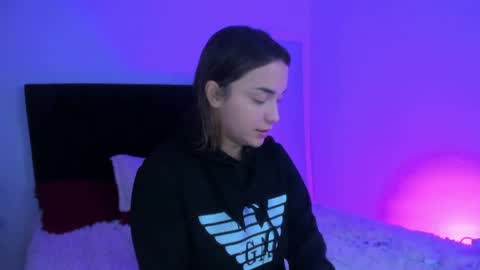 IG soymeily oficial  online show from May 19, 1:56 am