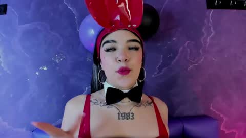 MEIVIS online show from April 7, 7:16 pm