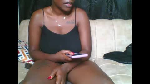 Snapshot of mel_candi94 chatting on March 5, 6:12 am pretty online show from March 5, 6:12 am