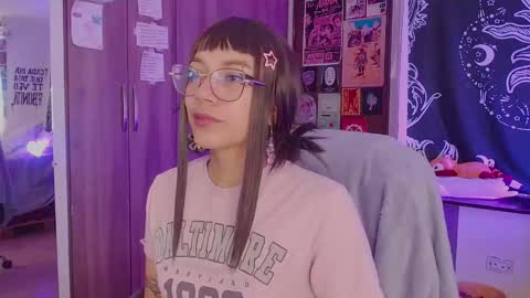 Melissa  -  -  Please help me to reach 100 thumbs up online show from November 24, 2:08 pm