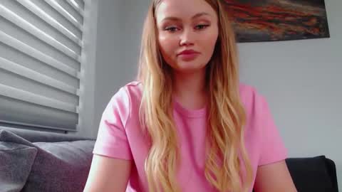 Melania online show from April 7, 10:28 am