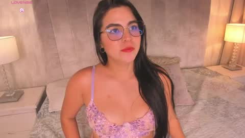 Melanie online show from May 6, 1:42 am