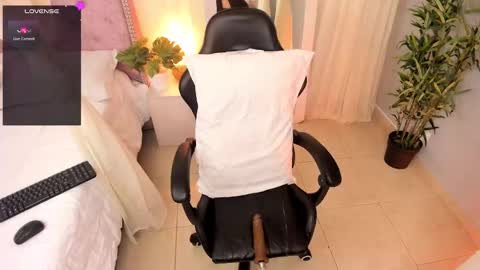 Melanie Miller online show from September 26, 7:28 am