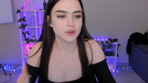 Melanie online show from December 3, 11:21 am