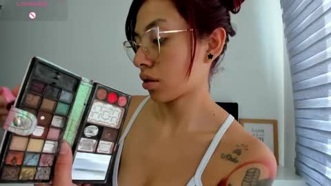 Melanie roux  online show from May 15, 1:36 pm