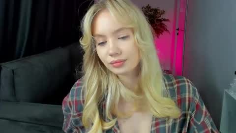 Melanie online show from October 21, 11:09 pm