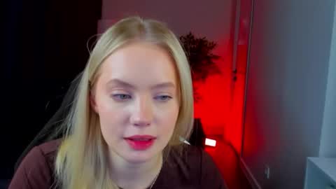 Melanie online show from November 6, 7:03 am