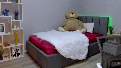 MelanieAlves online show from November 12, 7:12 pm