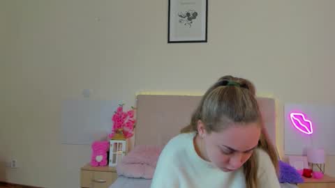 Melania online show from March 31, 6:02 am