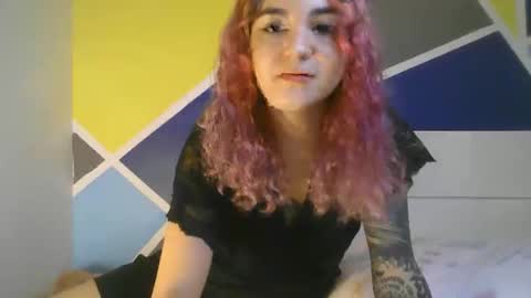 Melanie online show from May 2, 4:05 am