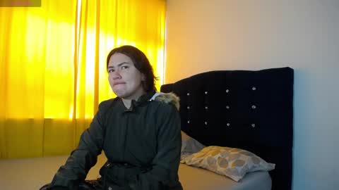 Melanie Parker online show from May 25, 12:37 pm
