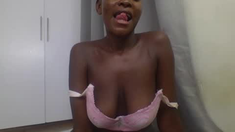 melaninpetite online show from February 20, 4:58 pm