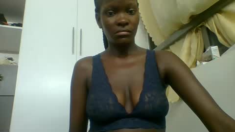 melaninpetite online show from January 13, 5:02 pm