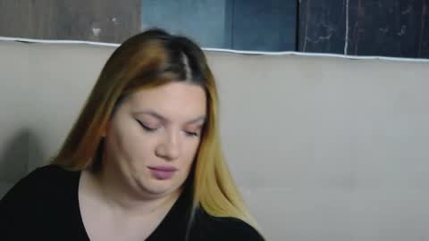 melanniebrown online show from December 2, 7:32 am