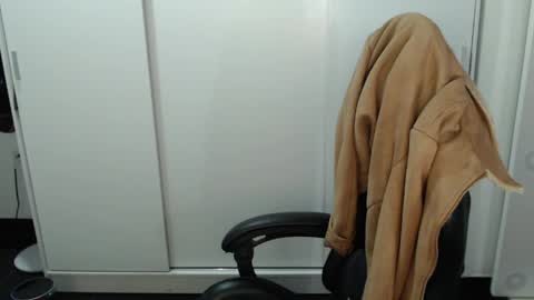 Melannie online show from May 16, 6:49 am