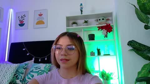 Snapshot of melany_na chatting on January 22, 1:21 am Melany online show from January 22, 1:21 am