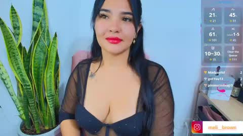    Independent model online show from May 4, 10:13 pm