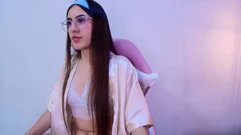M E L I S S A  online show from October 15, 1:46 pm