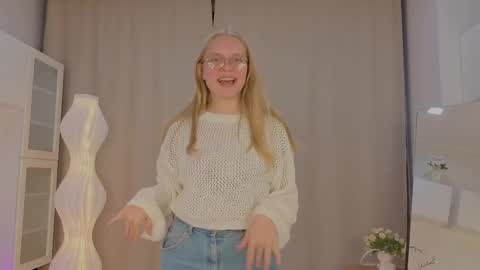 Alice - online show from April 6, 7:04 pm