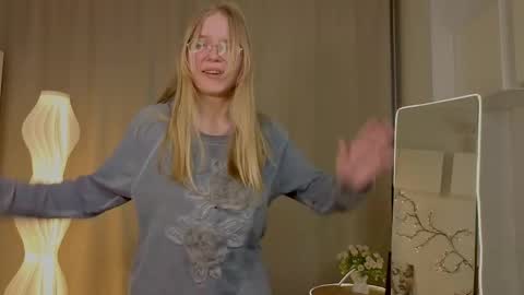 Alice - online show from April 2, 7:33 pm